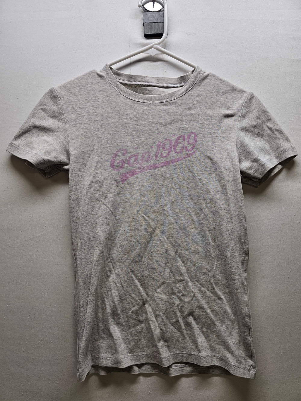 GAP 1969 Distressed Logo T-Shirt Heathered Gray Vintage Y2k